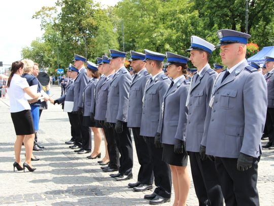 19 funkcjonariuszy z Sejn otrzymało awanse podczas Święta Policji w Suwałkach (lista)