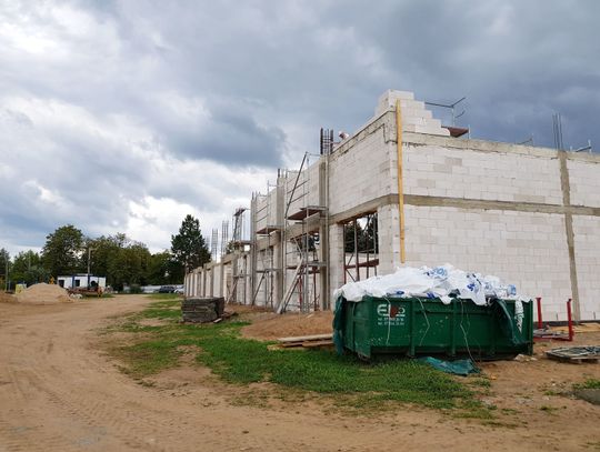 Galeria Handlowa w Sejnach "rośnie" zgodnie z planem, w grudniu zakupy (foto)