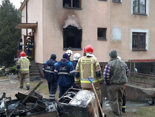 Głęboki Bród: pożar zajął się od kuchni (foto)