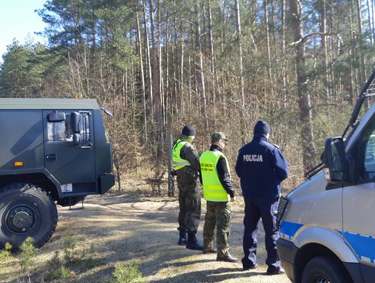 Koronawirus: policjanci, strażnicy graniczni i wojskowi na granicy z Litwą