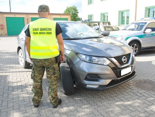 Litwini podróżowali skradzionym we Włoszech Nissanem 