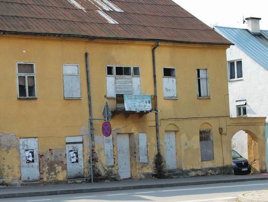 Radni zainteresowali się losem "strasznej" kamienicy