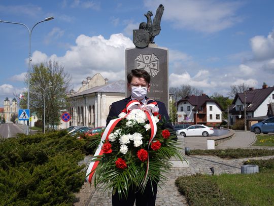 Sejny: burmistrz złożył kwiaty w imieniu mieszkańców 