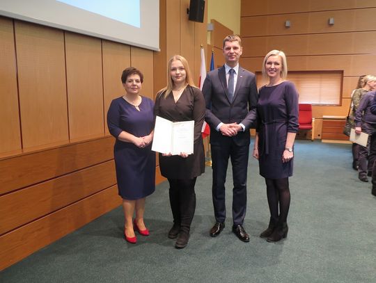 Weronika Sitko z ZSCKR w Sejnach ze stypendium Premiera RP