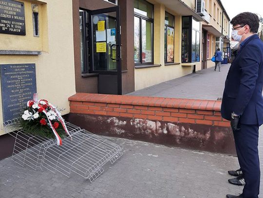 Władze miasta uczciły pamięć Polaków zamordowanych przez Niemców w 1940 roku