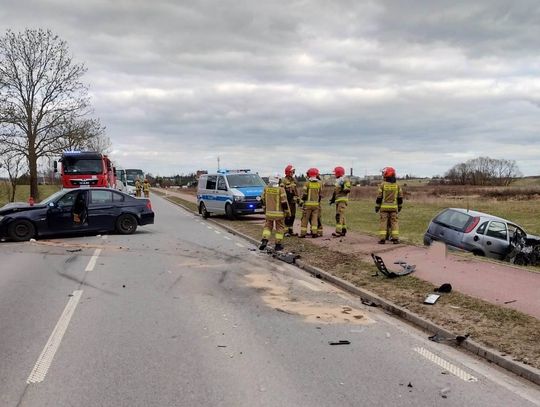 Wypadek na drodze do Suwałk, trzy osoby w szpitalu