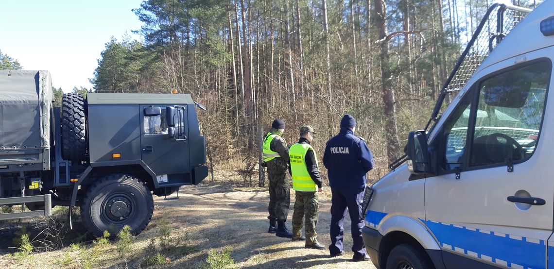 Koronawirus: policjanci, strażnicy graniczni i wojskowi na granicy z Litwą