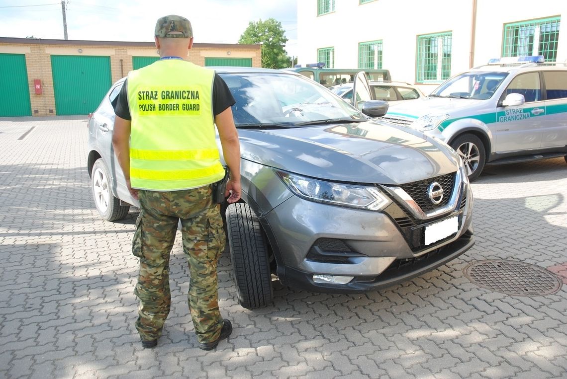 Litwini podróżowali skradzionym we Włoszech Nissanem 