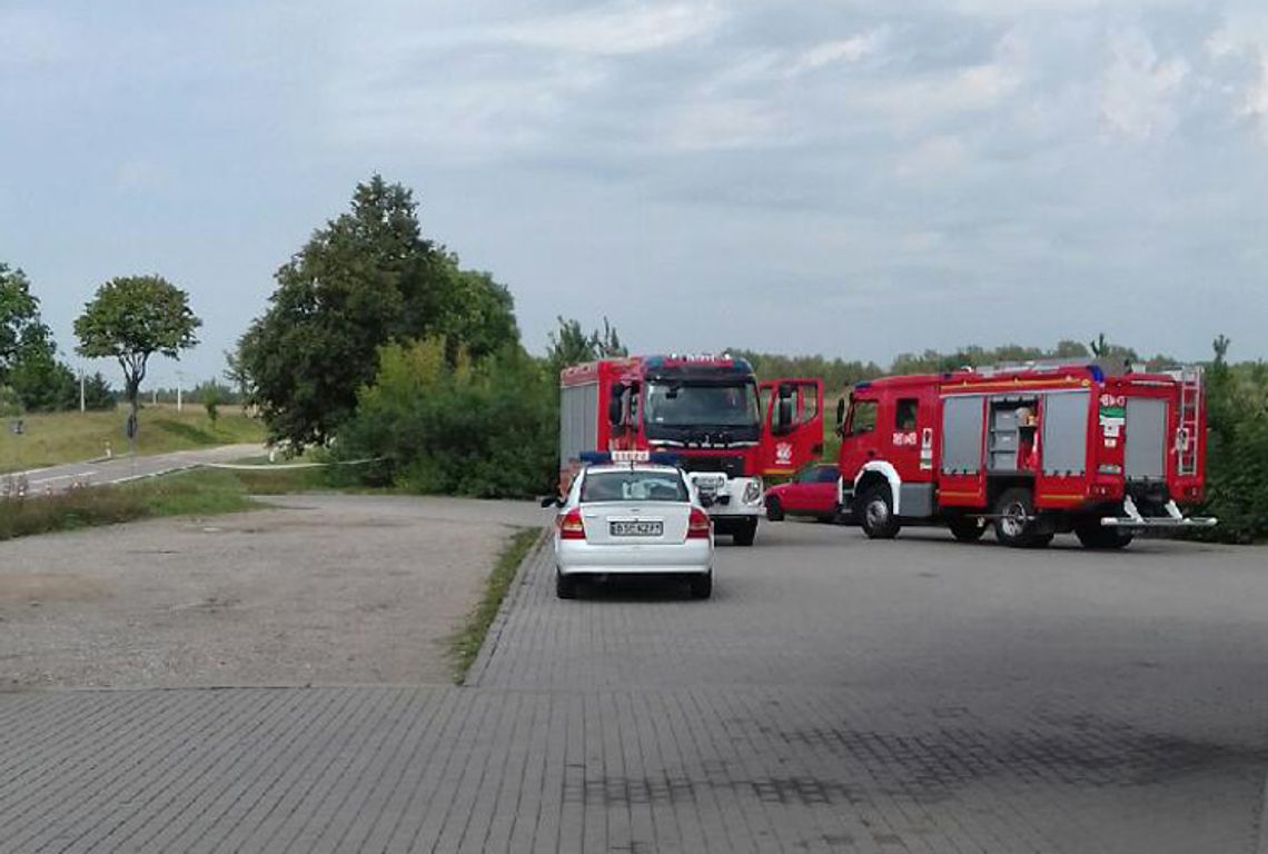 Na stacji paliw w Gibach ulatniał się gaz z wielkiej butli LPG 