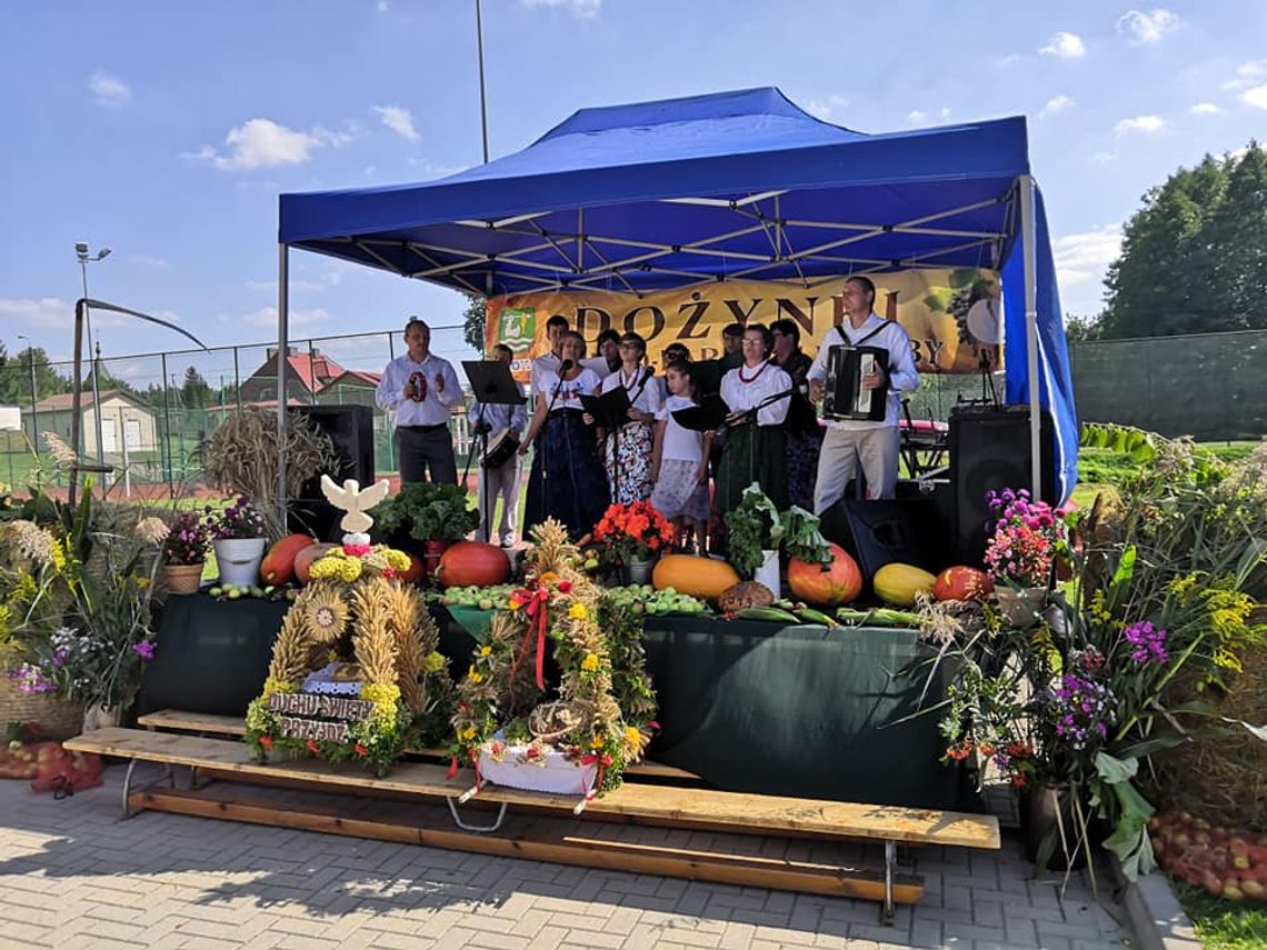 Pierwsze Dożynki Gminno-Parafialne w Gibach (foto)