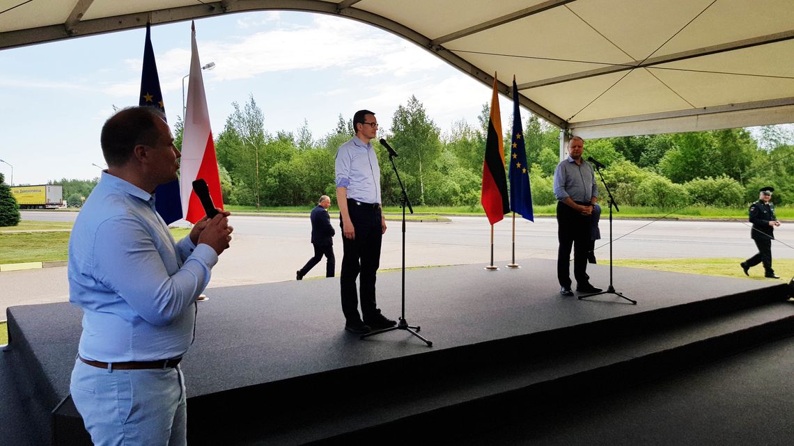 Premierzy Polski i Litwy spotkali się w Budzisku, wcześniej otworzyli granicę (zdjęcia)