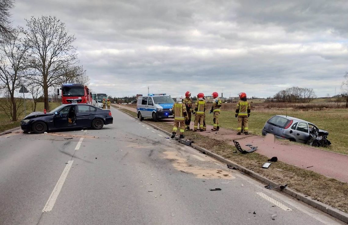 Wypadek na drodze do Suwałk, trzy osoby w szpitalu